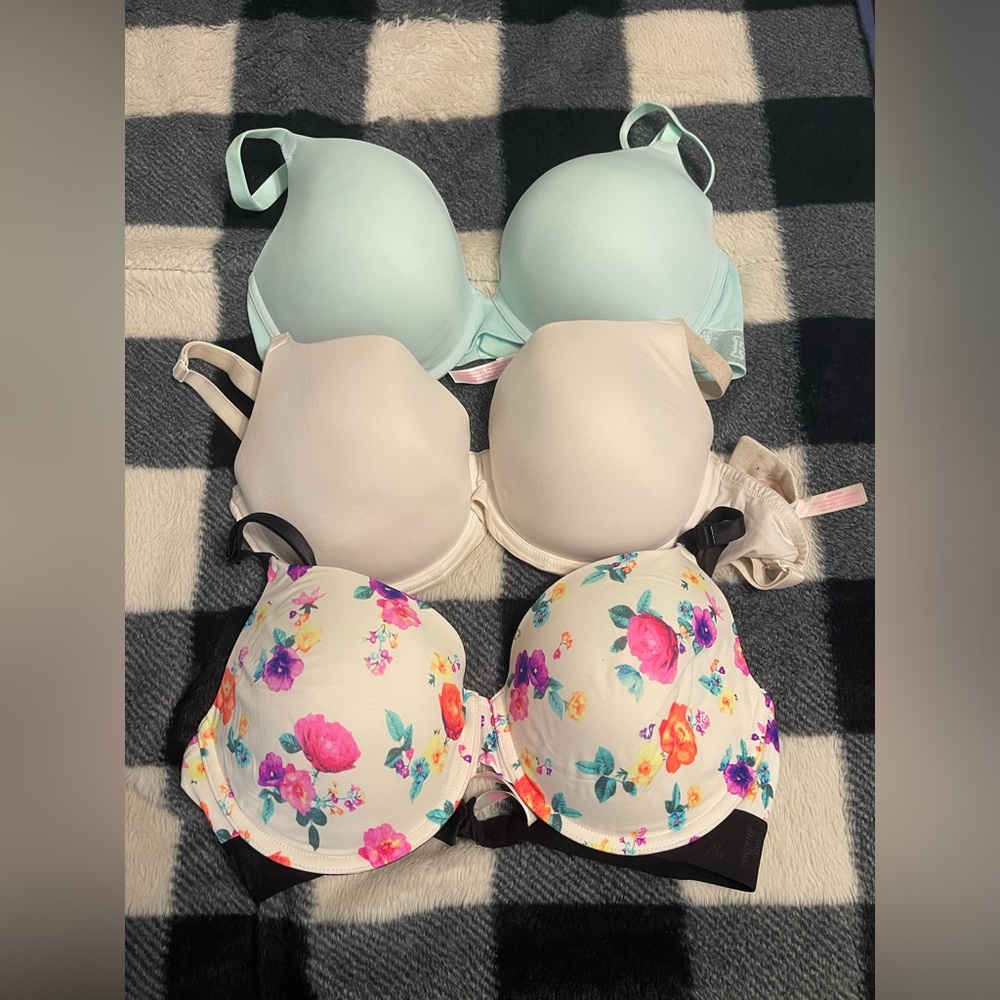 Victoria Secret 36DD Bras
